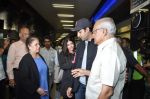 Abhishek Bachchan, Aishwarya Rai Bachchan with Aradhya return from NY in Mumbai Airport on 23rd April 2013 (56).JPG